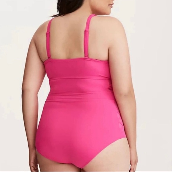 Like new Torrid hot pink 1x bathing suit - Picture 3 of 6